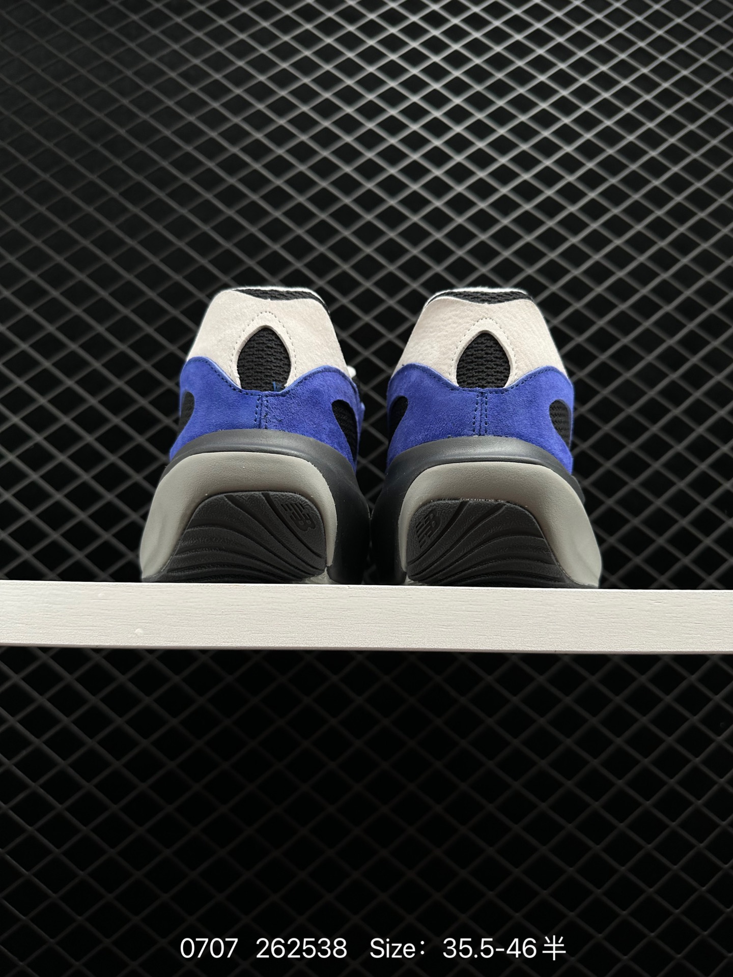 New Balance  UWRPOTBK